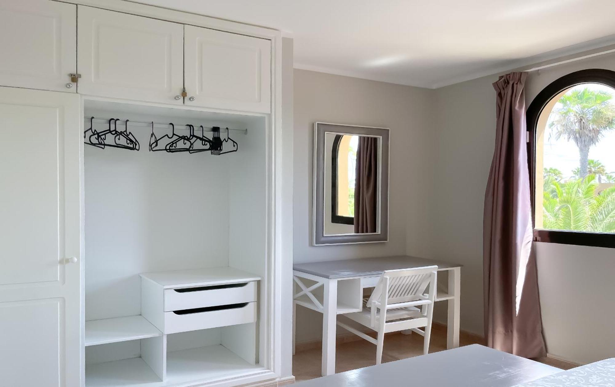 B-Rent Casa Angela Pool View Apartment Коралео Екстериор снимка